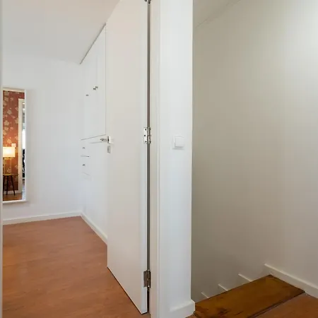 Host Wise - Welcoming Adorable House - Ace Location